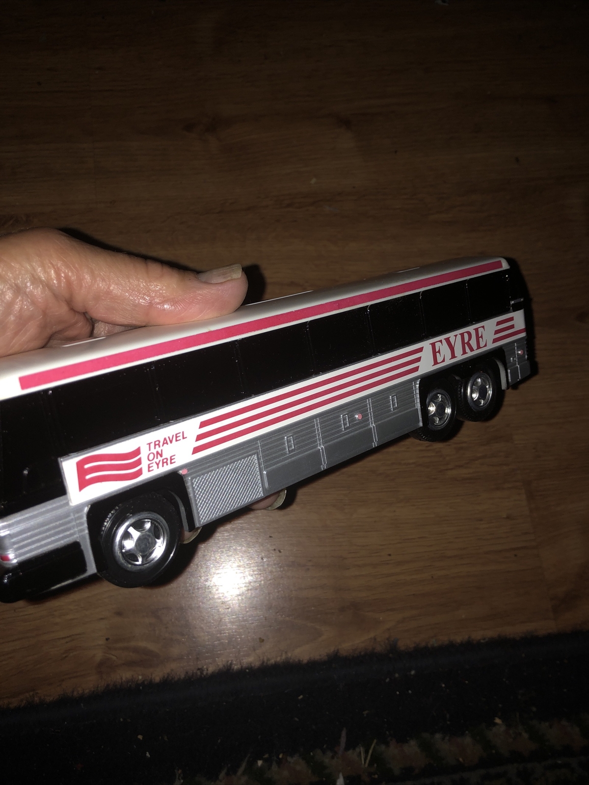 Eyre Bus Plastic Bus Bank 10″ scaled Model