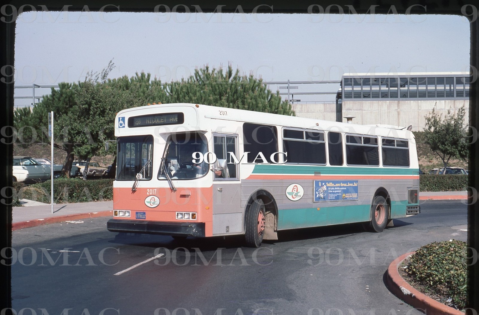 AC TRANSIT-ACT. FLYER BUS #2017. Oakland (CA). Original Slide 1985.