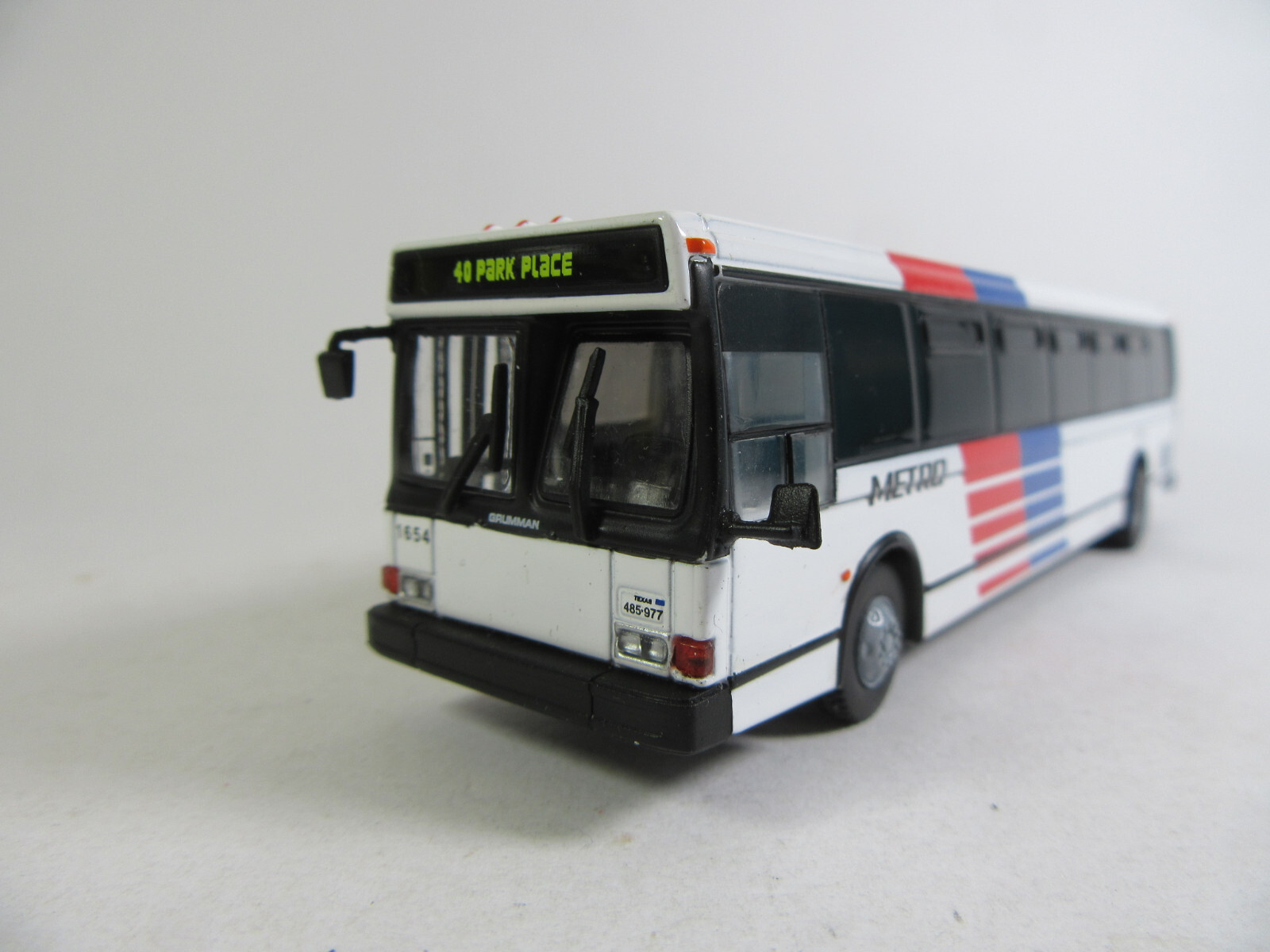 Iconic Replicas 1:87 1980 Grumman 870 Transit Bus Houston Texas USA