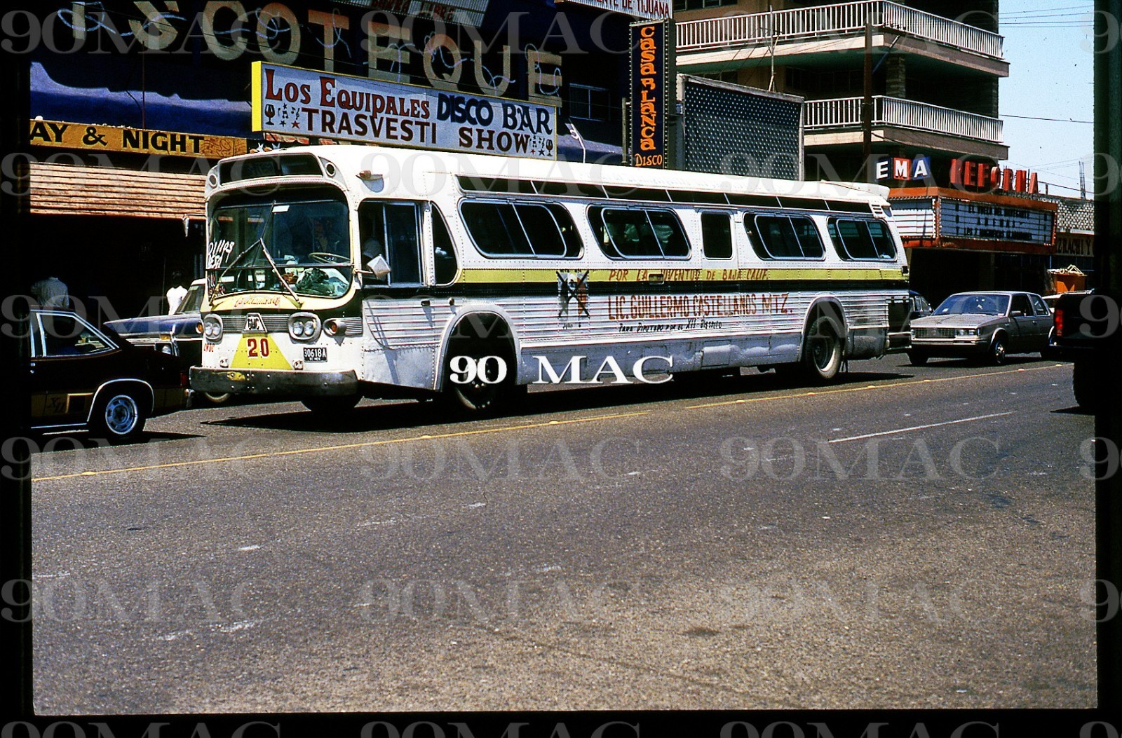VERDE y CREMA. Tijuana (MX) GM COACH BUS #20. Original Slide 1987.