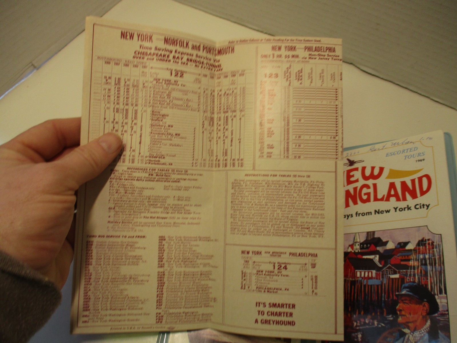 1969 Greyhound Bus Souvenir Vinyl Folder w/Brochures and Time Table