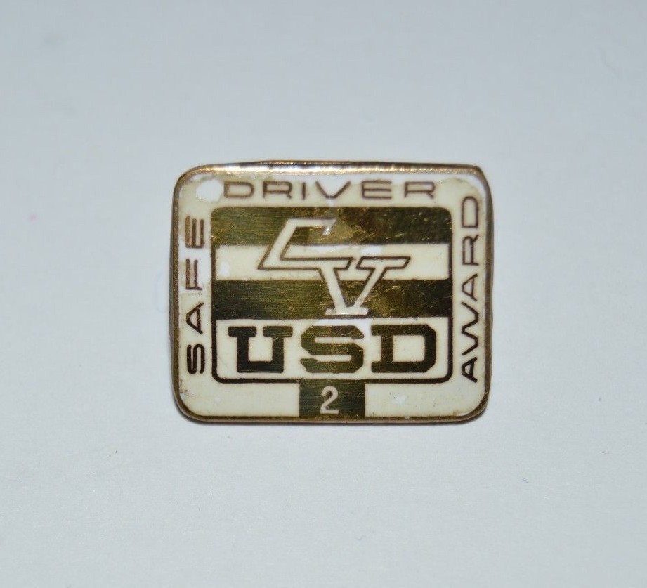 Vintage CV USD 2 Year Safe School Bus Driver Pinback School District Award RARE