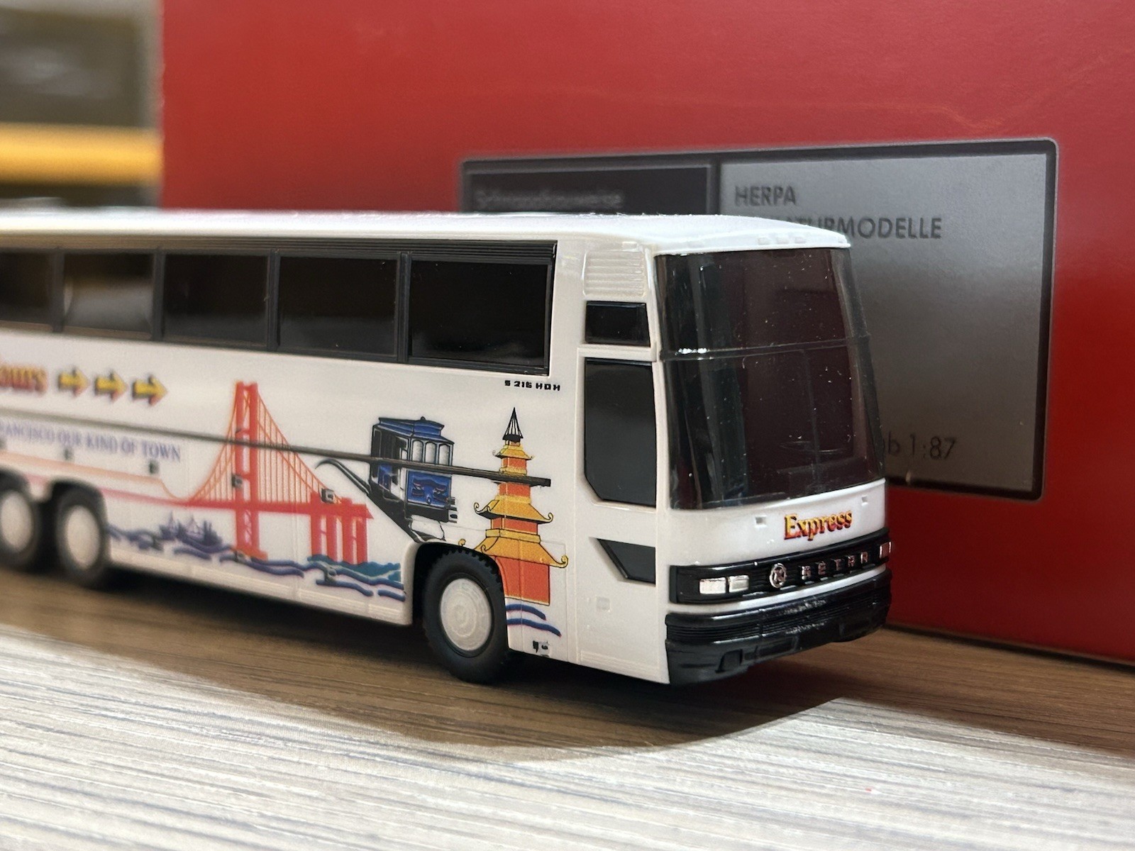 1/87 HO Scale Herpa Express Tours Setra S215 Bus Model New