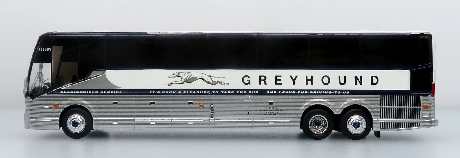 New! Prevost H-345 Greyhound New York Vintage Livery 1/87 Scale Iconic Replicas