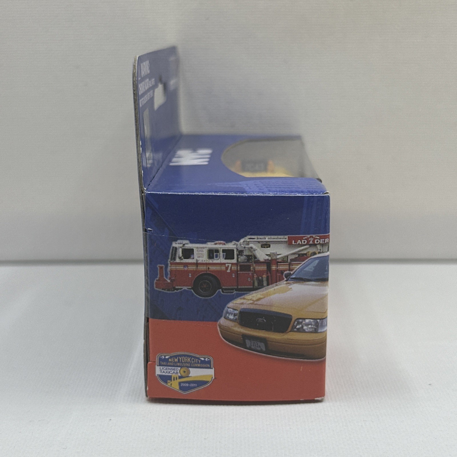 Daron NYC Yellow Taxi Cab Car Diecast Miniature Licensed U9
