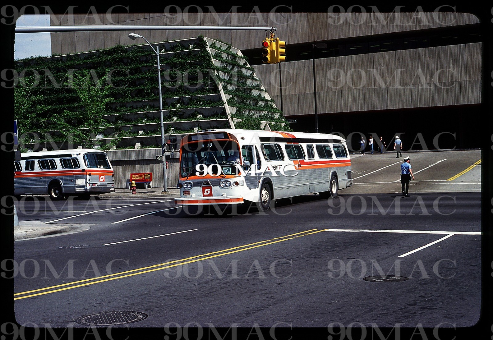 SEMTA. GM COACH BUS ,#W 10. Detroit (MI). Original Slide 1981.