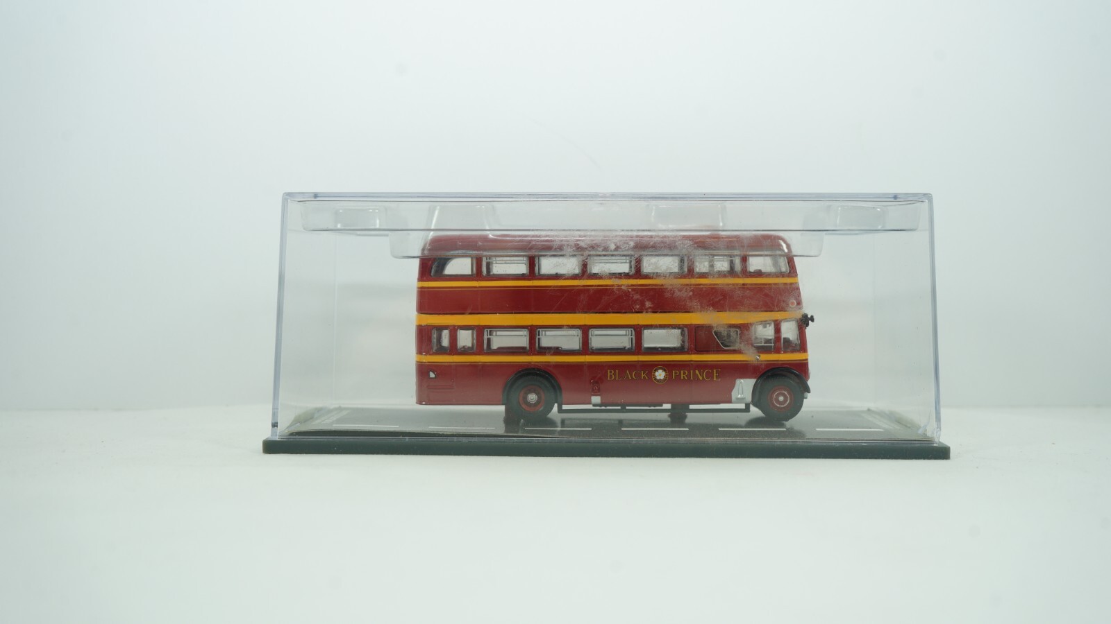 Corgi Omnibus 1/76 Black Prince Coaches Leyland East Lancs Leeds OM41111 F3-4