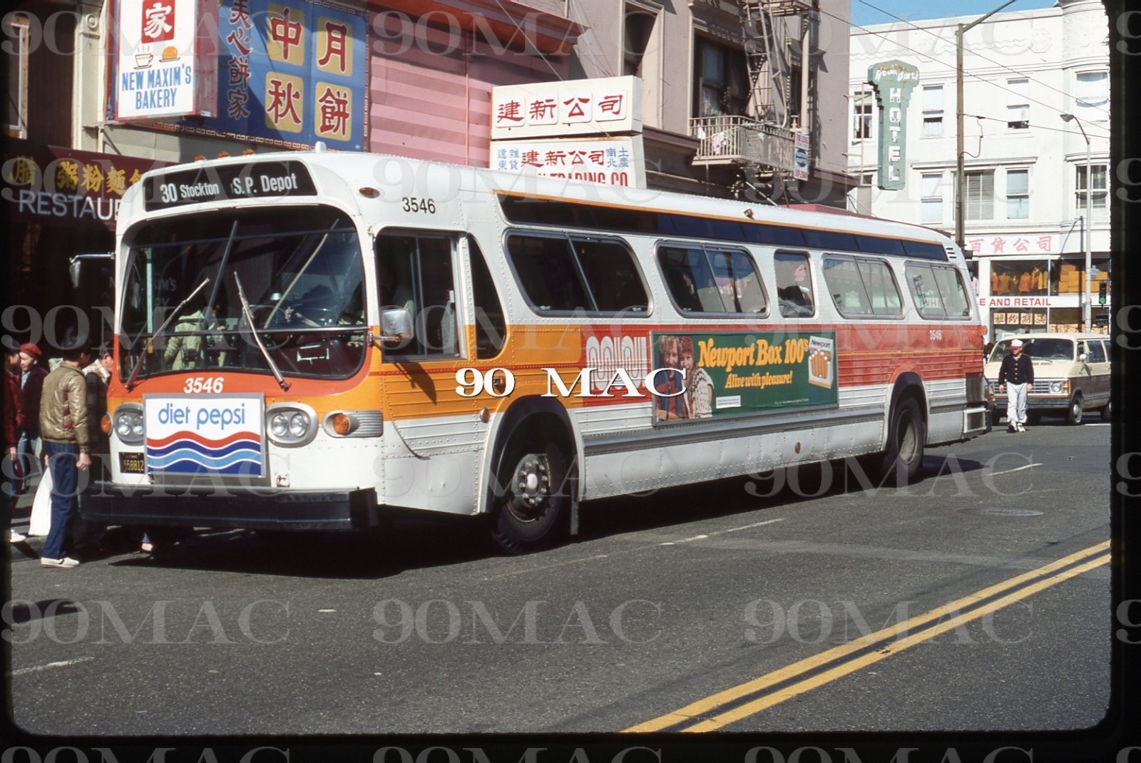 SF MUNI. GM COACH BUS #3546. San Francisco (CA). Original Slide 1985. CHINATOWN!