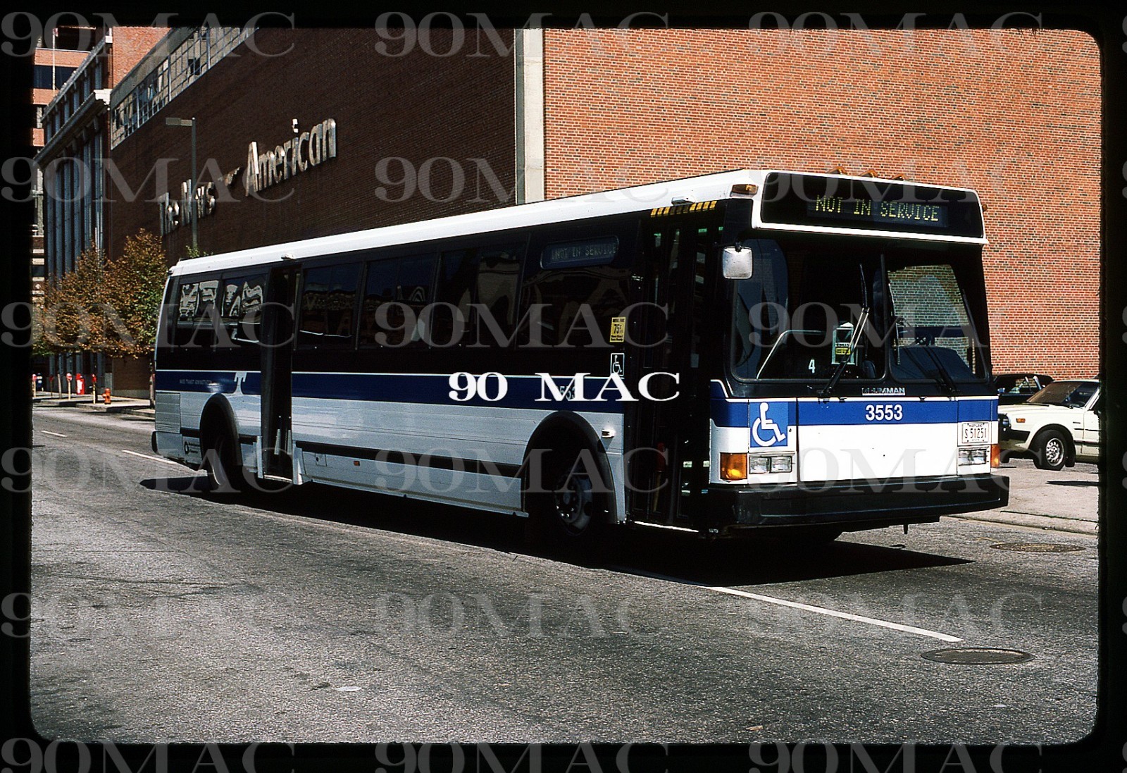 BALTIMORE MTA. GRUMMAN FLXIBLE BUS #3553. Baltimore (MD). Original Slide 1983.