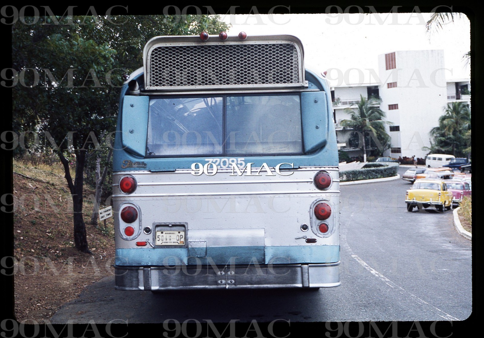 AMA. FLXIBLE BUS #72095. San Juan (PR). 2 Original Slides 1975.