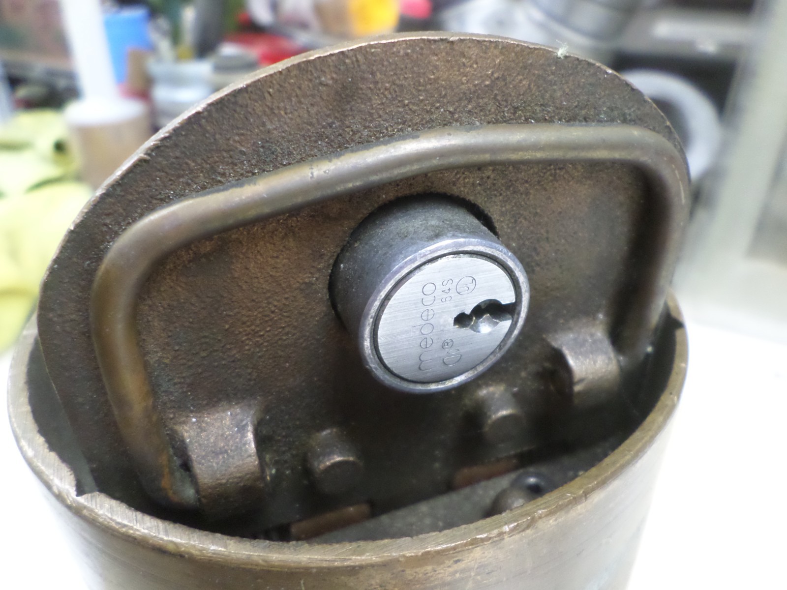 Vintage Diamond Mfg Brass Fare Box Money Vault Cylindrical 9″ X 4-3/4″ #148 DART