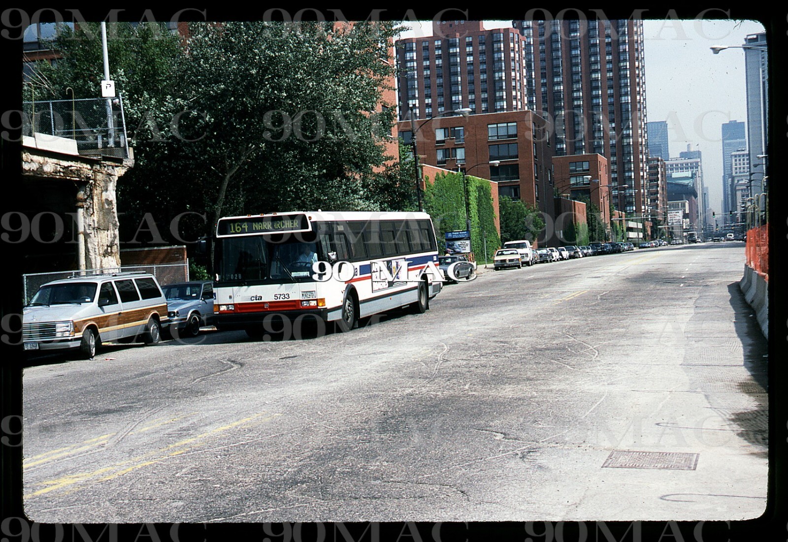 Chicago (IL) CTA Flxible Bus #5733. Original Slide 1993.