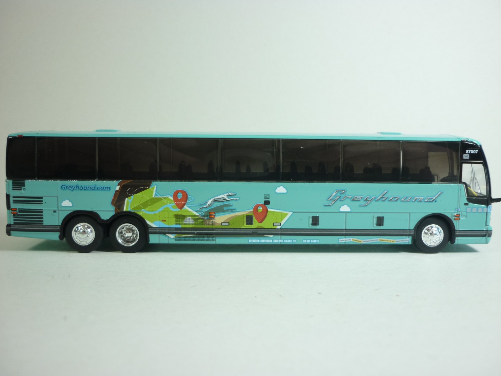 Iconic Replicas 1:87 Prevost X3-45 Bus Greyhound Journey Grey Bus Model 87-0274