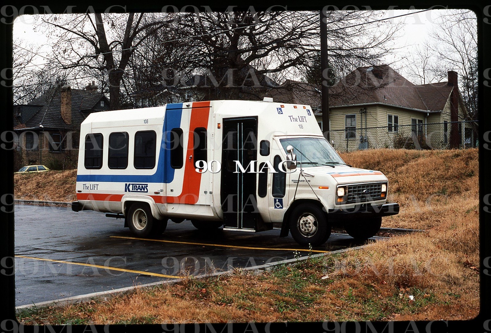 K-TRANS. FORD CUTAWAY BUS #108. Knoxville (TN). Original Slide 1987.