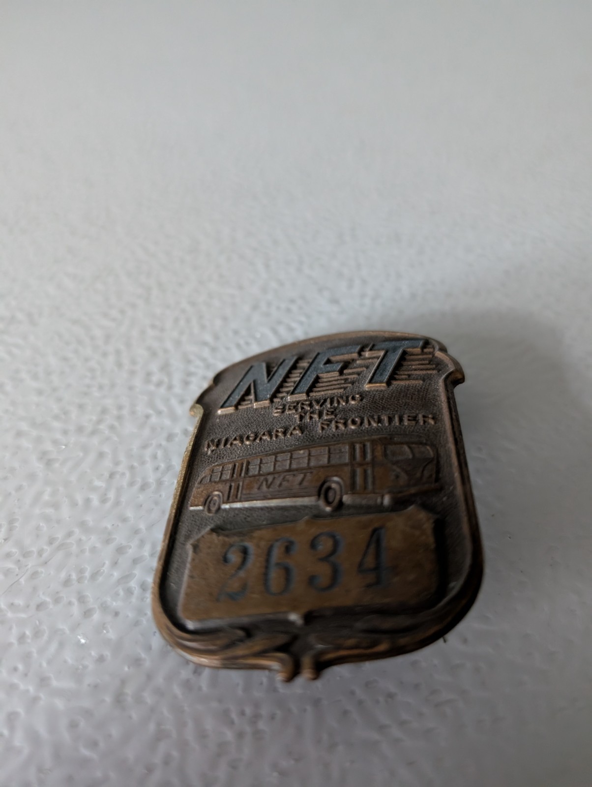 BUFFALO NEW YORK BUS HAT BADGE SERVING NIAGARA FRONTIER RARE VINTAGE ANTIQUE NR