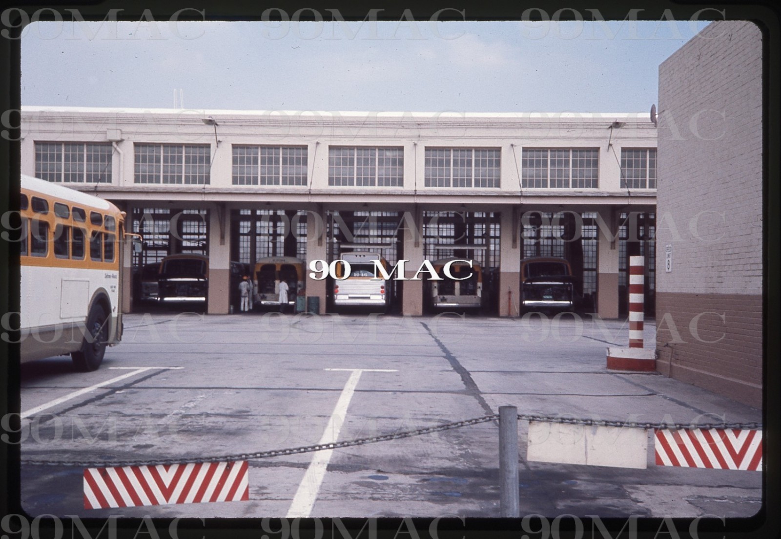 SCRTD-RTD. DIVISION 2 Shop. Los Angeles (CA). Original Slide. 1973. (F) 1000’s!