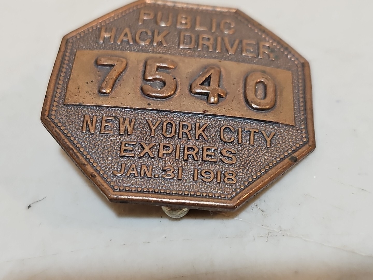 SUPER EARLY RARE 1918 New York Public Hack Driver Badge 7540. EXCELLENT CONDITIO