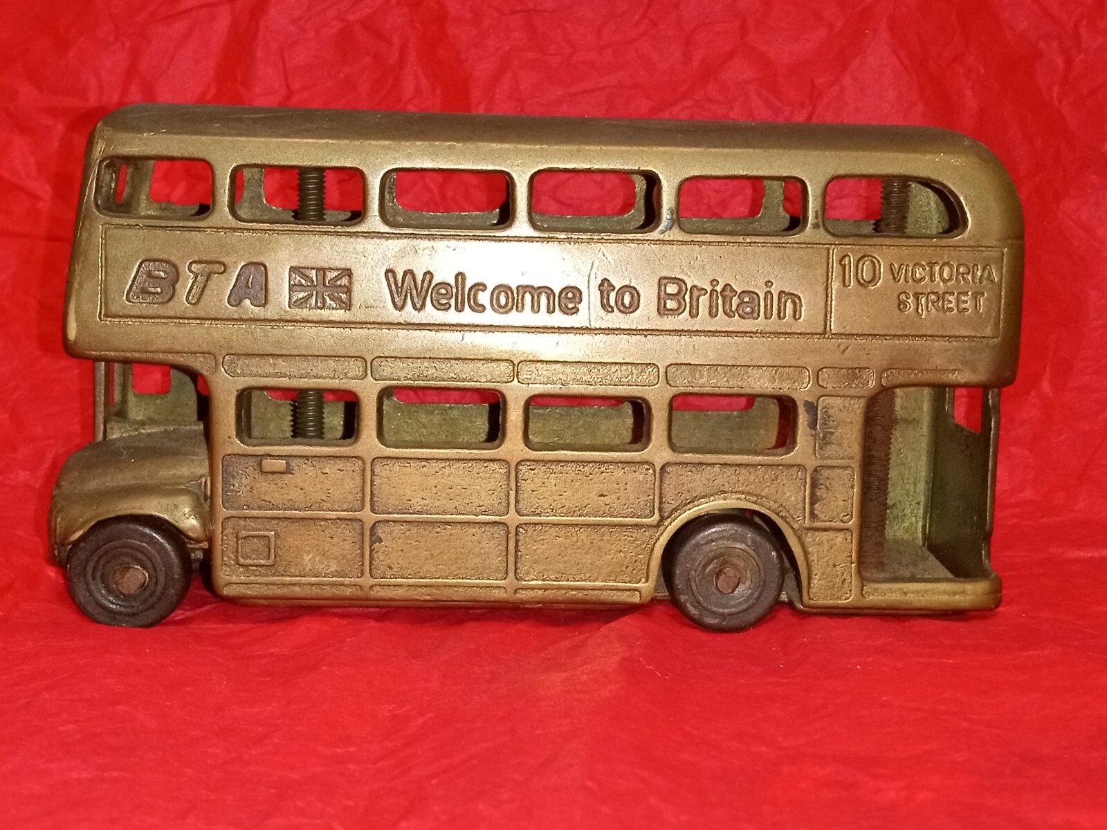 Double Decker Bus Vintage BTA Welcome to Britain Brass 10 VICTORIA STREET BRASS