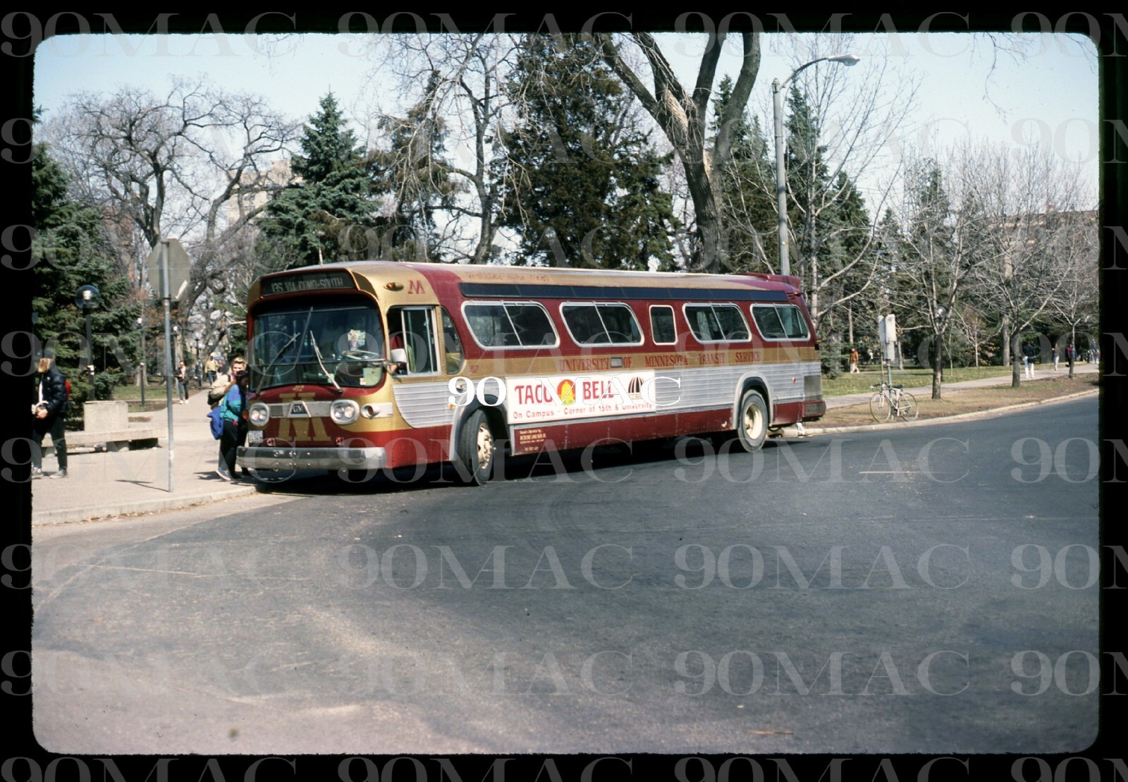 MEDICINE LAKE-UM. GM COACH #412. Minneapolis (MN). Original Slide 1992.