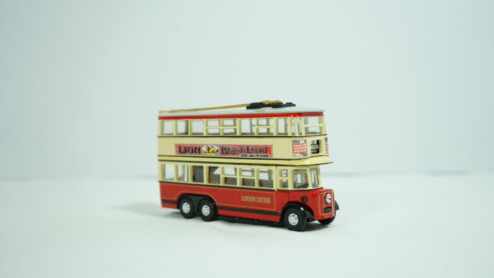 Matchbox 1931 Diddler London United D/Deck Trolleybus Item YET03-M NEW HO1