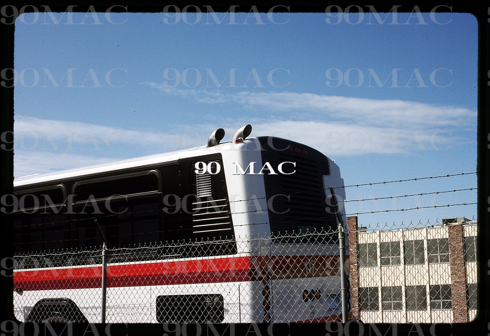 SANTA CLARITA TRANSIT. GILLIG BUS #117. Hayward (CA). Original Slide 1992. NEW!