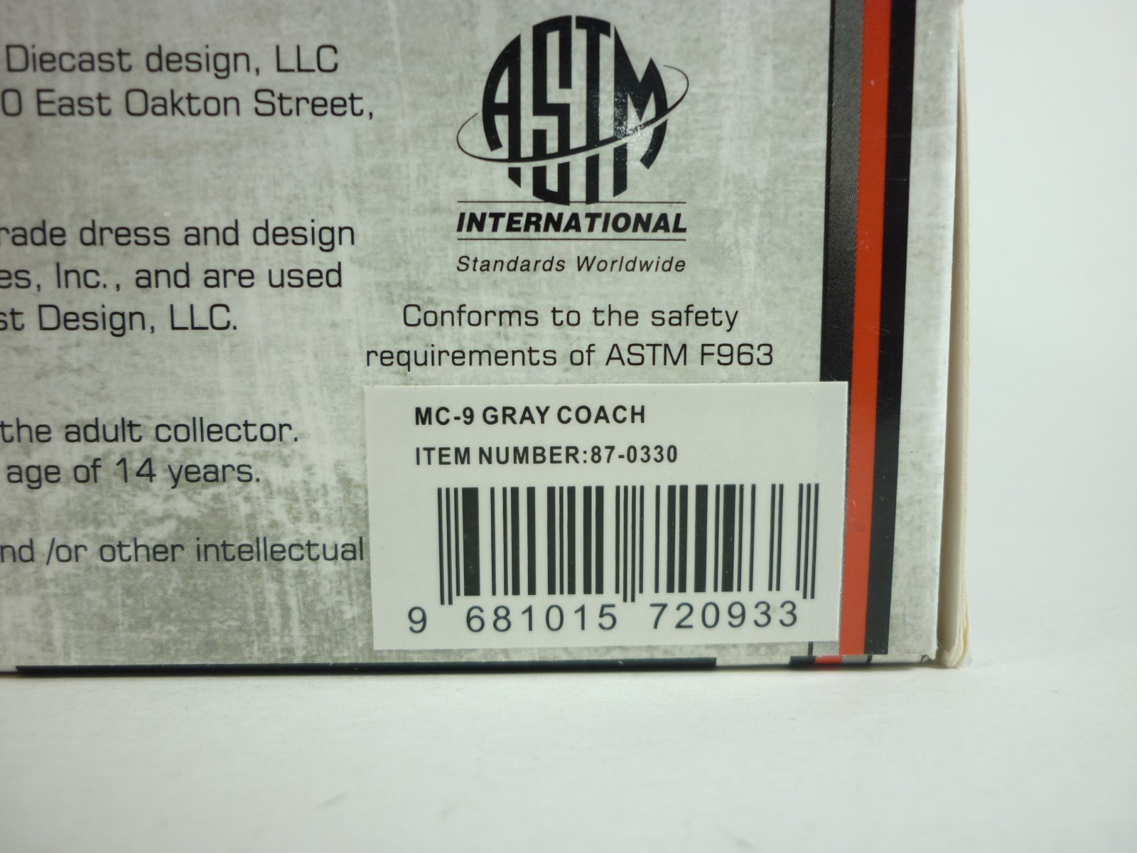 Iconic Replicas 1:87 MCI 9 Crusader II Bus Gray Coach Canada USA