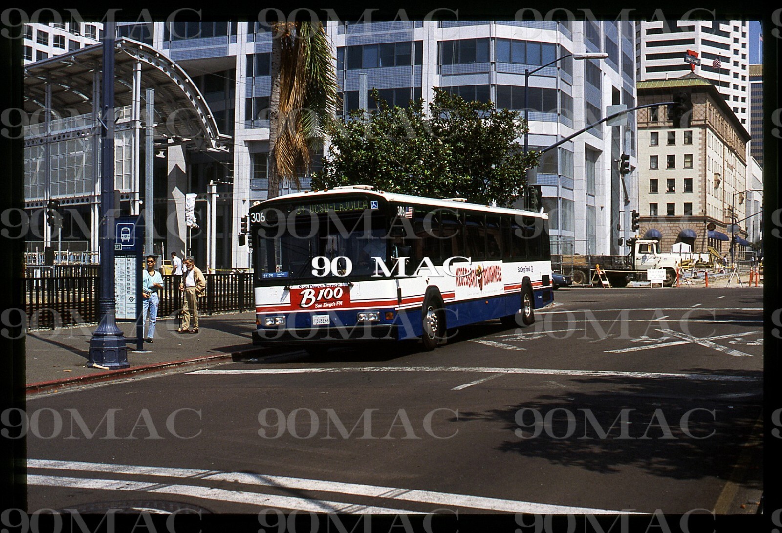 SDT-MTS. IKARUS BUS #306. San Diego (CA). Original Slide 1992.