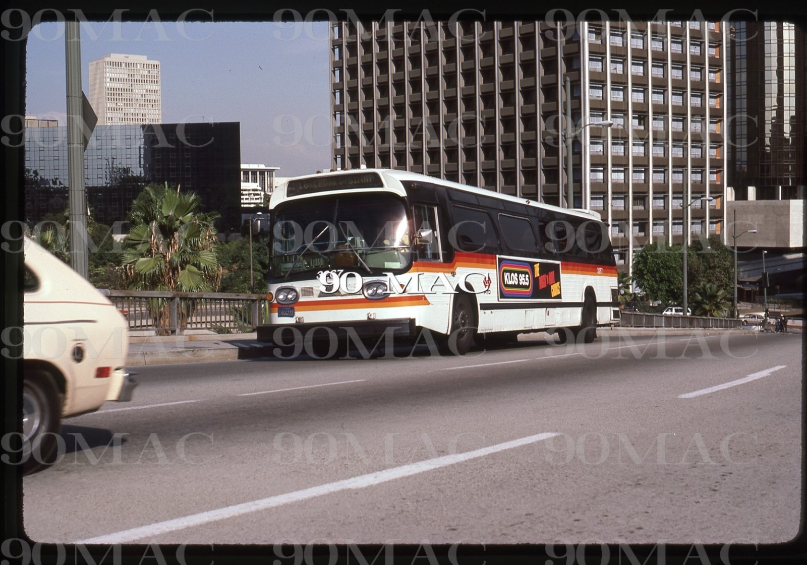 RTD-SCRTD. GM COACH BUS #3267. Los Angeles (CA). Original Slide 1985.