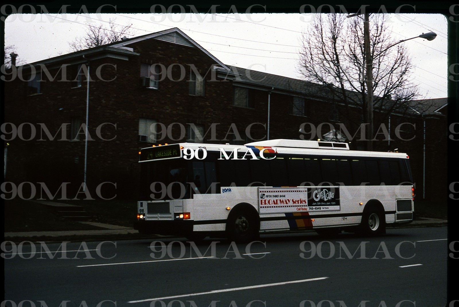 TANK. FLXIBLE METRO BUS #1918. Newport (KY). Original Slide 1993.