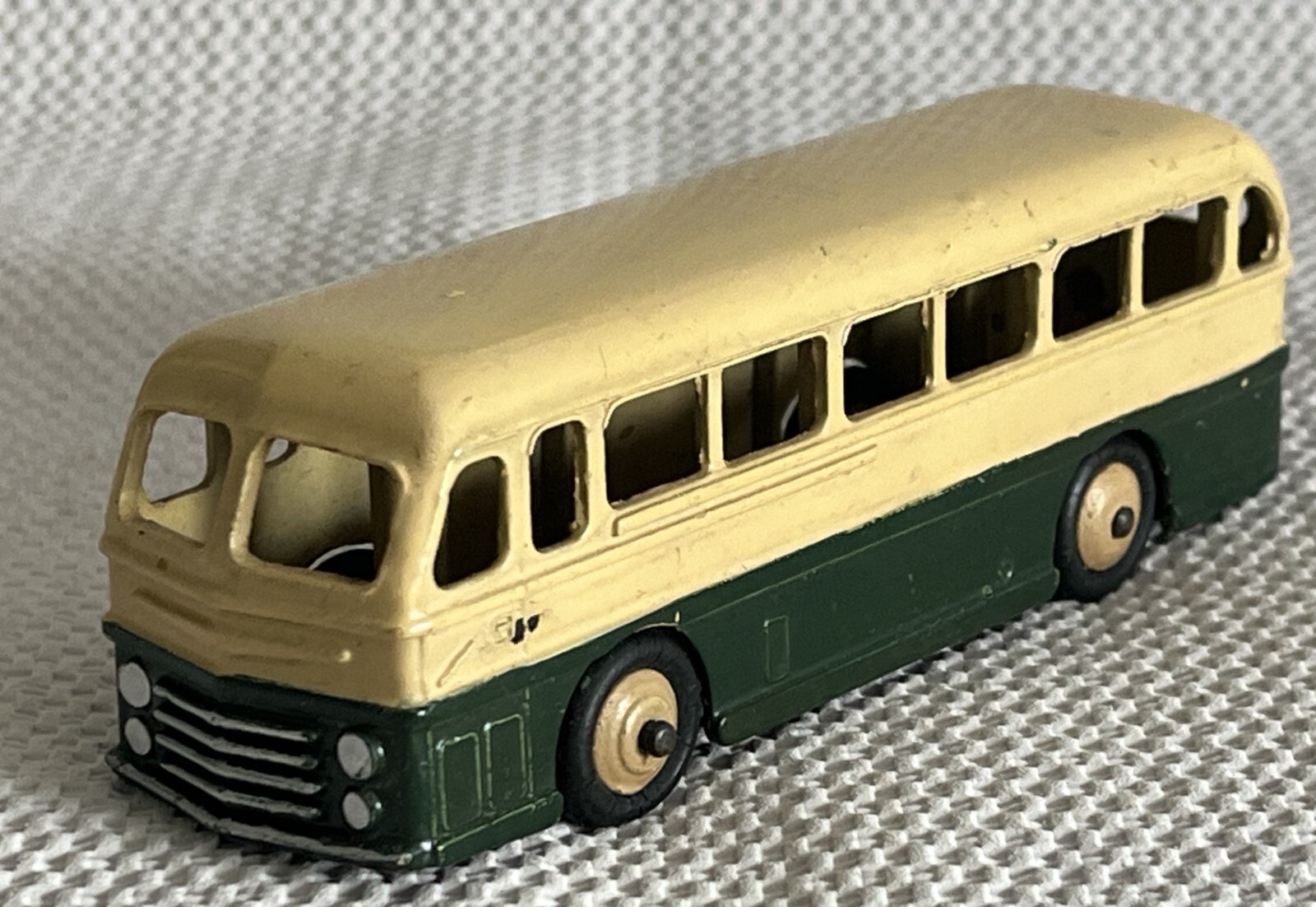 Vintage Dinky Toys Leyland Royal Tiger Bus “ENGLAND” (ESTATE SALE FIND)