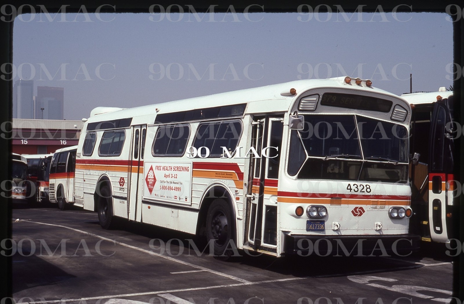 RTD-SCRTD. FLXIBLE BUS #4328. Los Angeles (CA). Original Slide 1992. D1.
