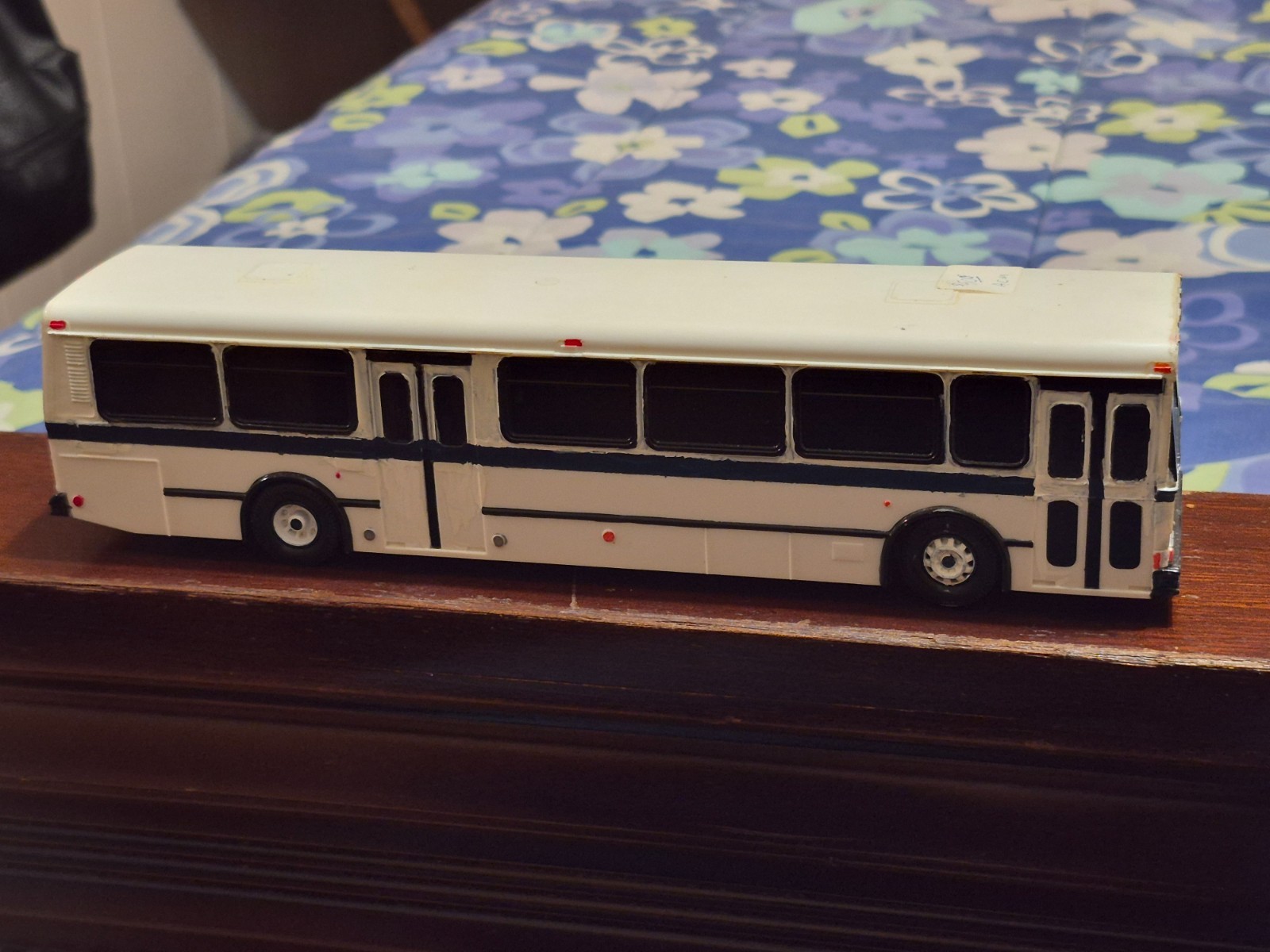 1:50 plastic orion transit bus
