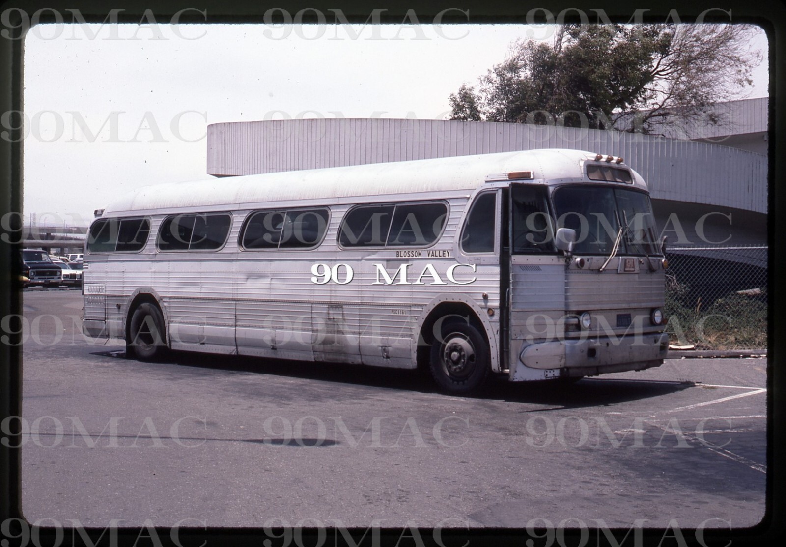 BLOSSOM VALLEY. GM COACH BUS PD4104. SFO (CA). Original Slide 1986.