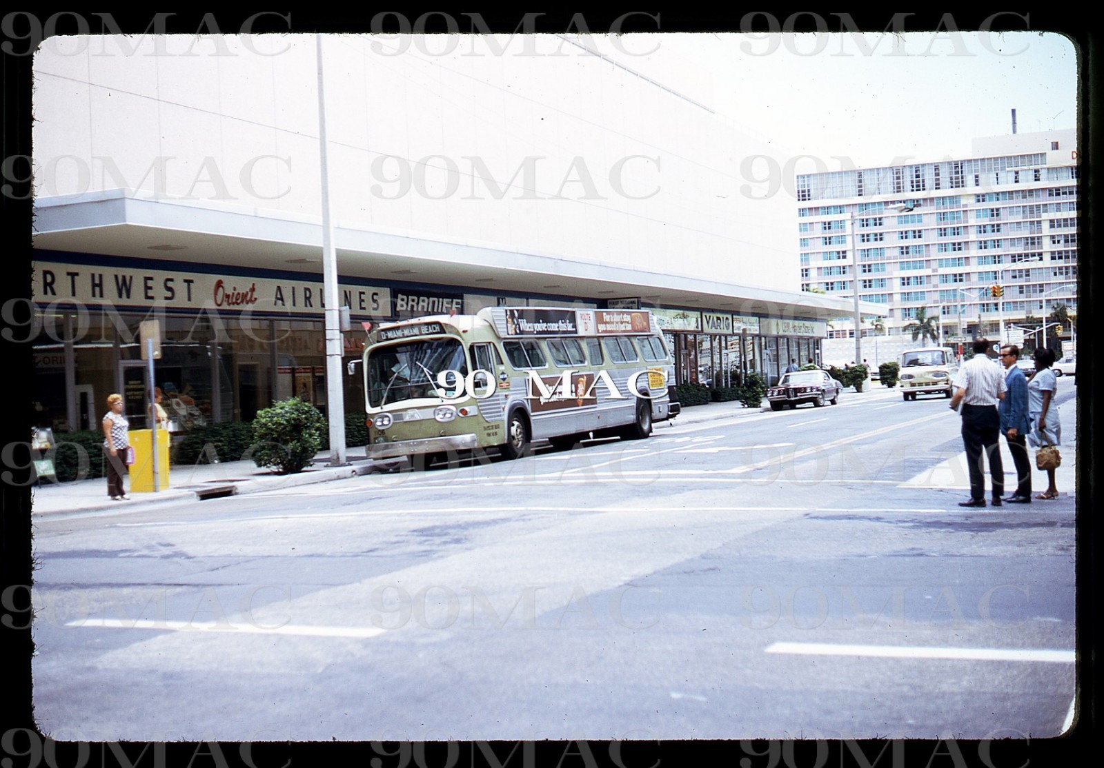 MIAMI-DADE TRANSIT. GM COACH BUS #1106. Miami (FL). Original Slide 1972.
