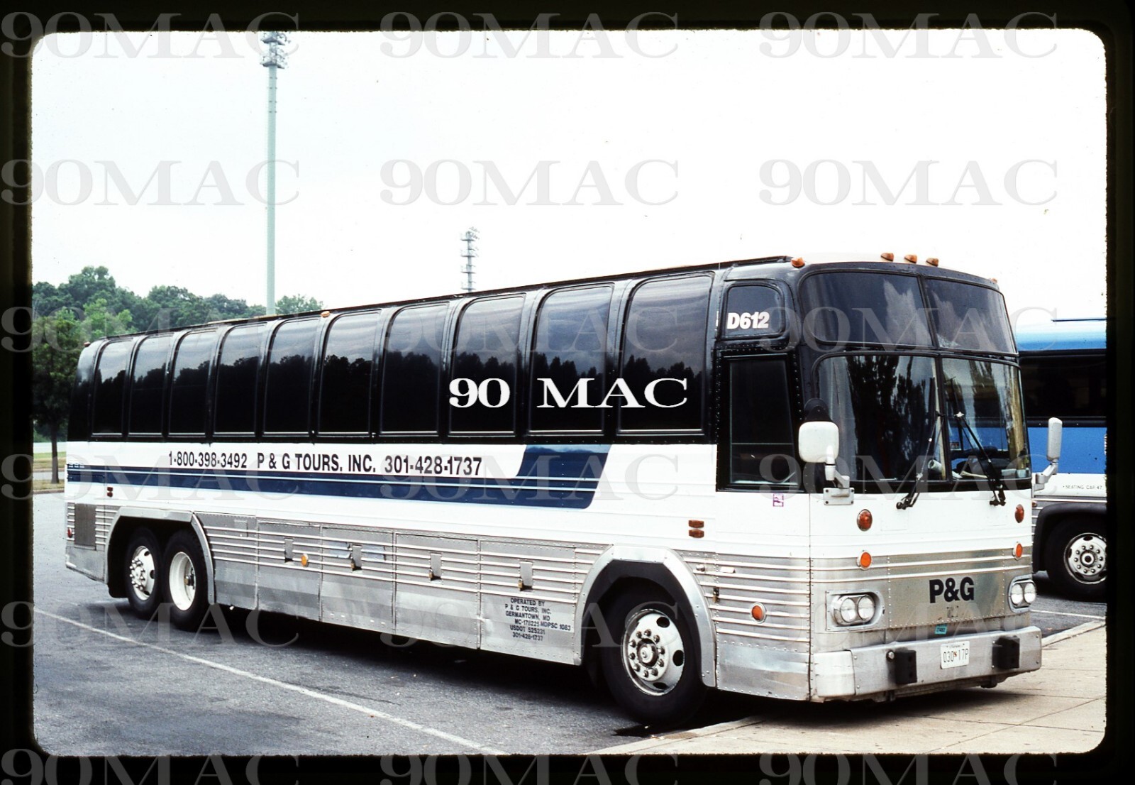 P&G TOURS INC. PREVOST COACH #D612. Dover (DE). Original Slide 1995.