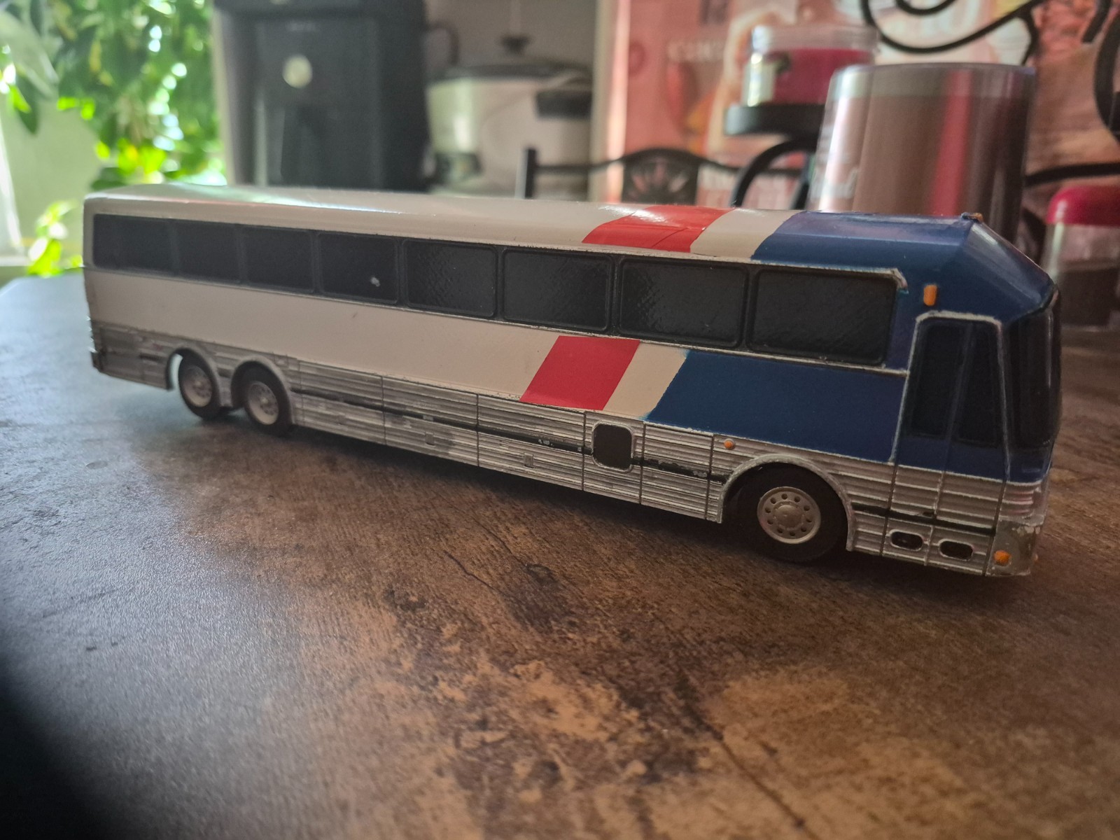 1:50 resin 45 footer eagle coach bus.its not a toy