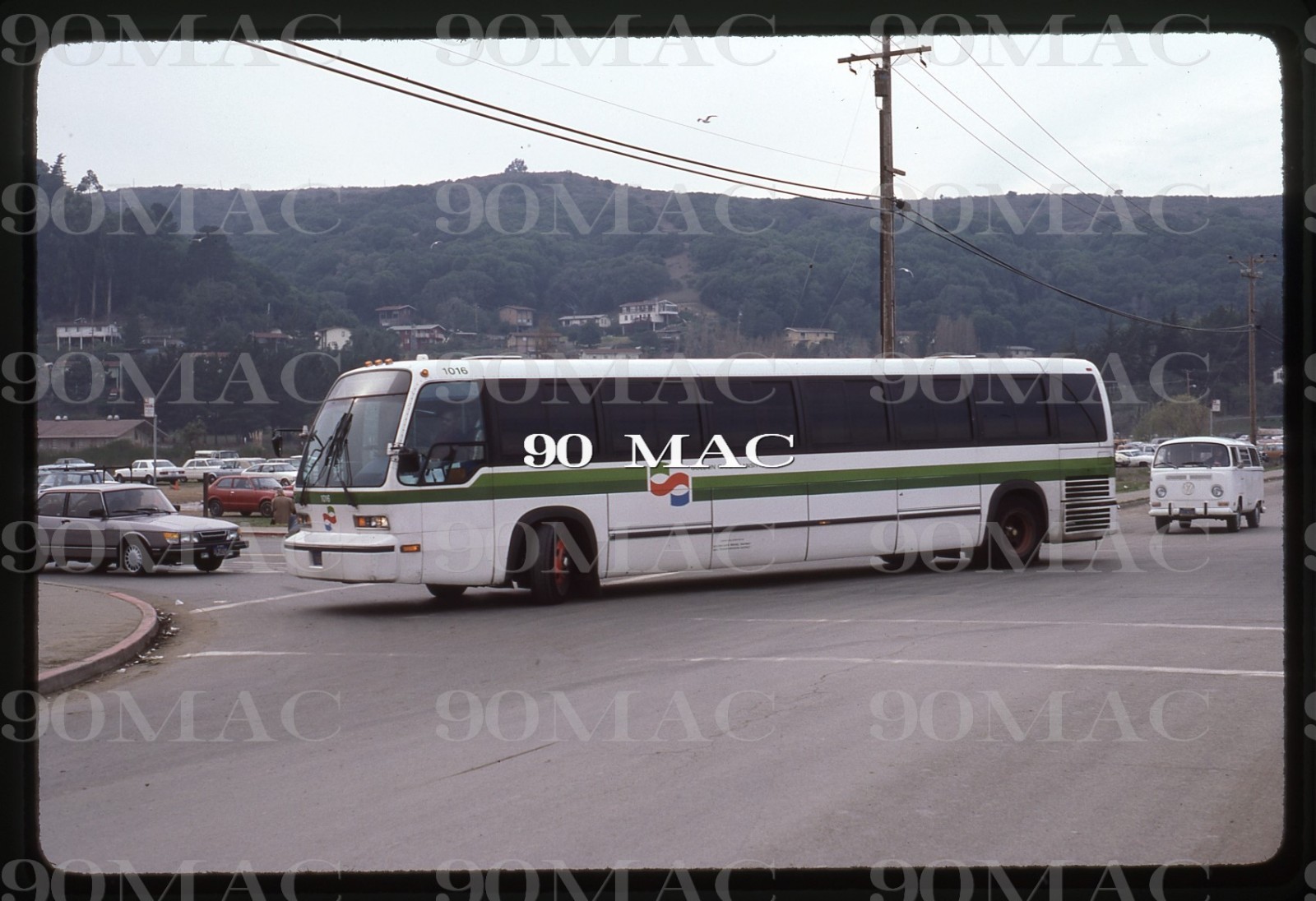 GGT-GOLDEN GATE TRANSIT. GM RTS BUS #1016. San Rafael (CA). Original Slide 1985.