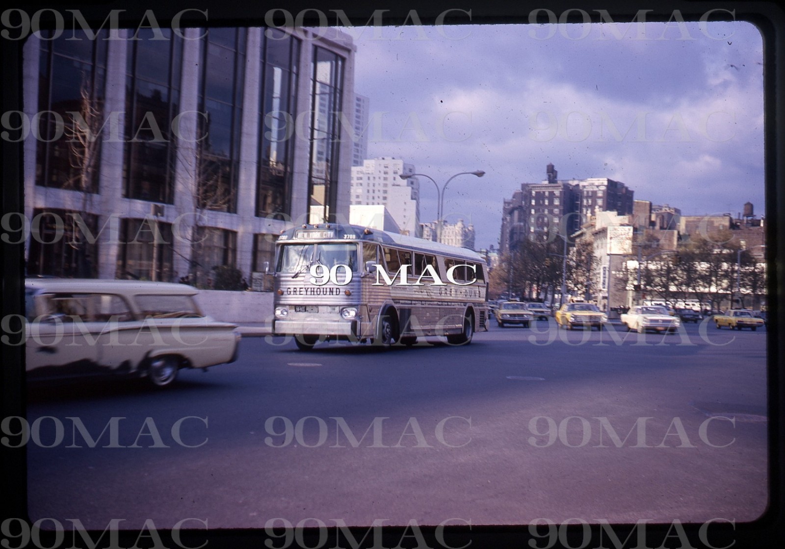 GREYHOUND. MCI COACH #3788. NYC (NY). Original Slide 1966.