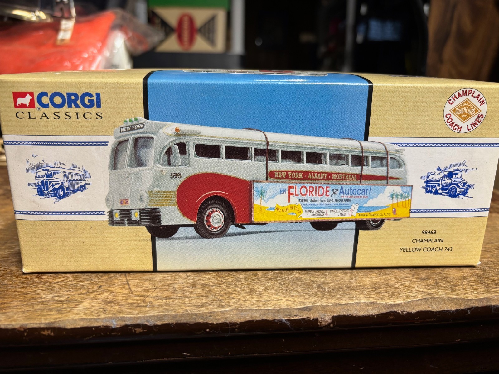 Corgi Diecast Yellow Coach 743 Champlain Signboards Bus 98468 NIB 1994