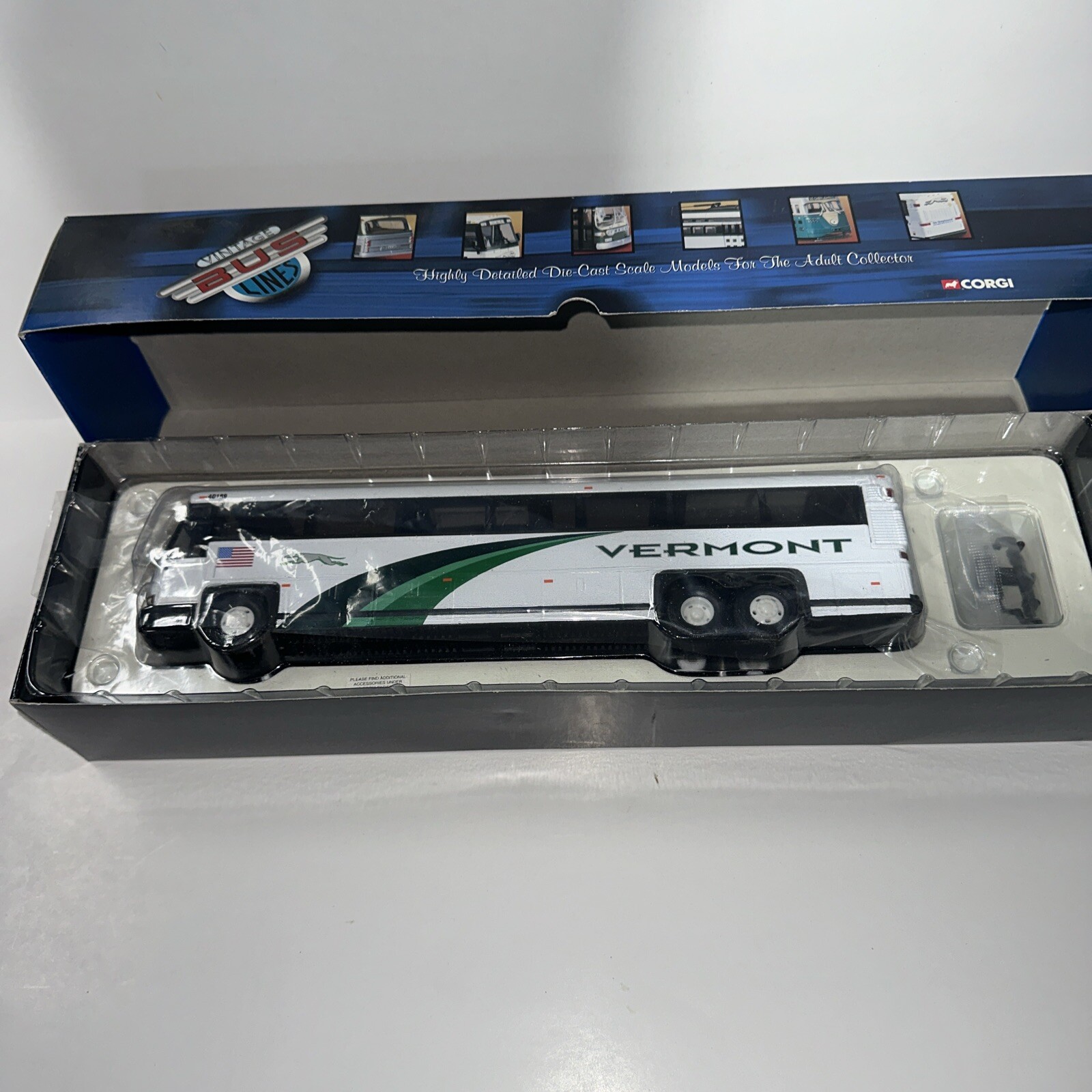 Corgi Diecast Vermont Transit MCI 102-DL3 1:50 Scale New Free Ship