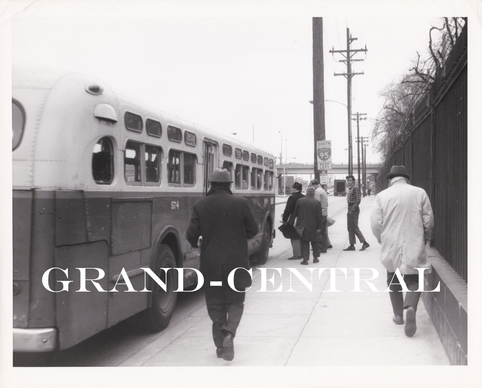 ORIGINAL PTC PHILADELPHIA TRANSPORTATION COMPANY BUS PHOTO #574 PHILLY PA