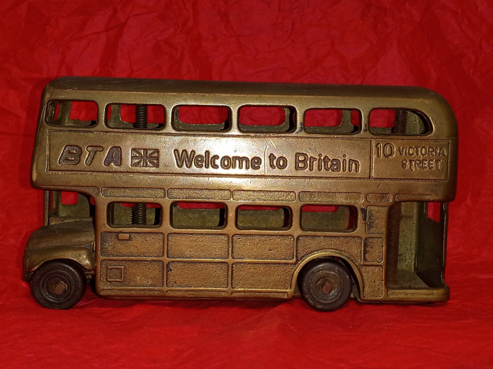 Double Decker Bus Vintage BTA Welcome to Britain Brass 10 VICTORIA STREET BRASS