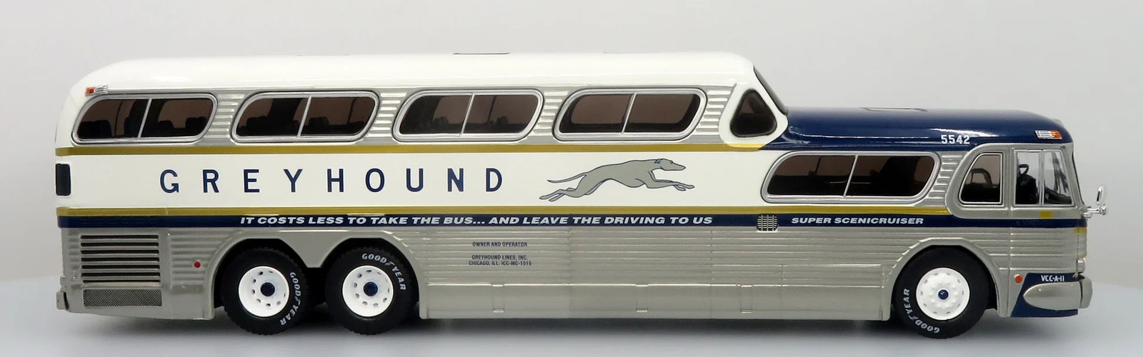 Greyhound Scenic Cruiser Bus Gold Stripe 50th Anniv. 1/43 Scale Iconic Replica