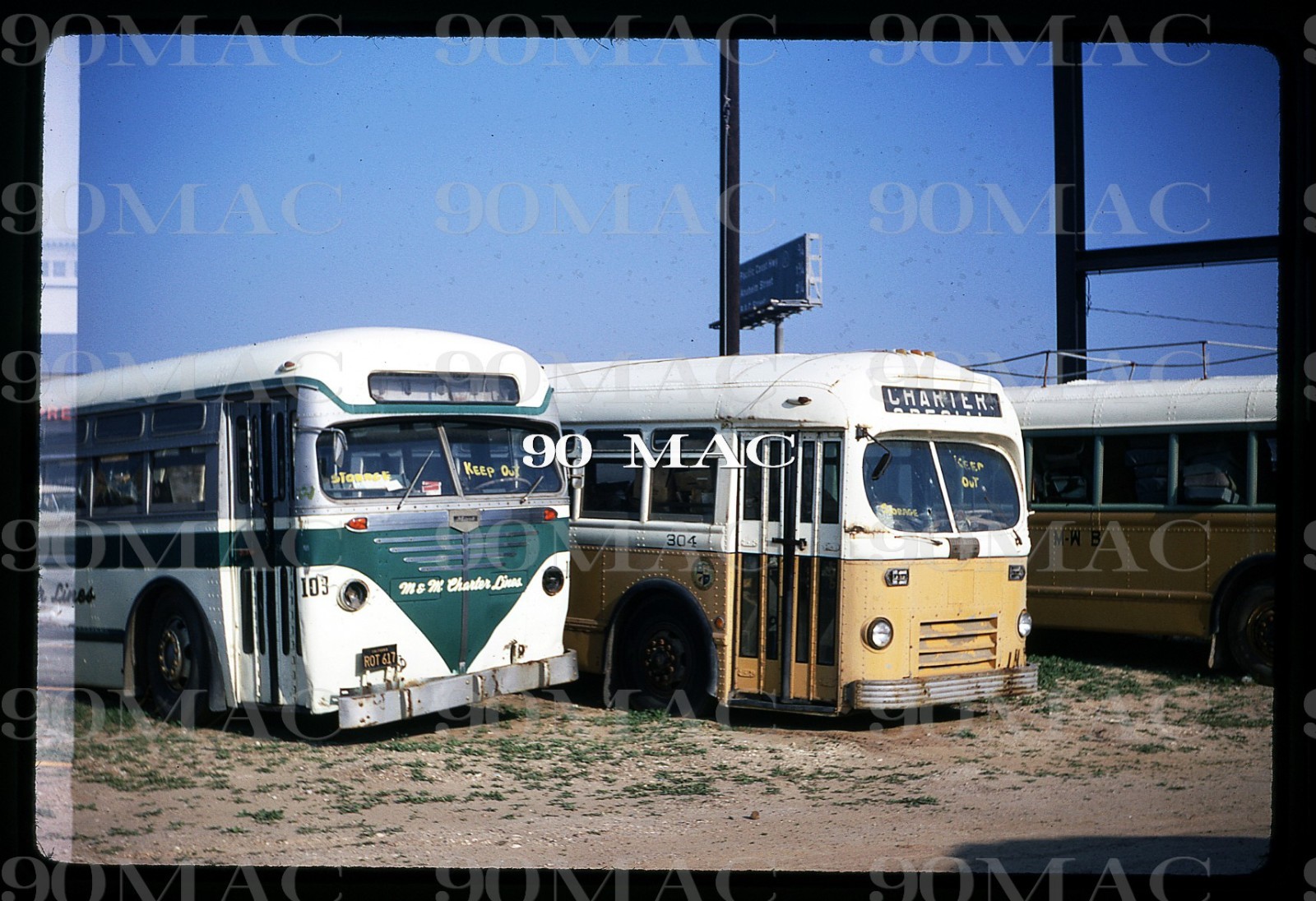 JARRETT’S BUS SALES LOT. Carson (CA). 6 Original Slides 1969.