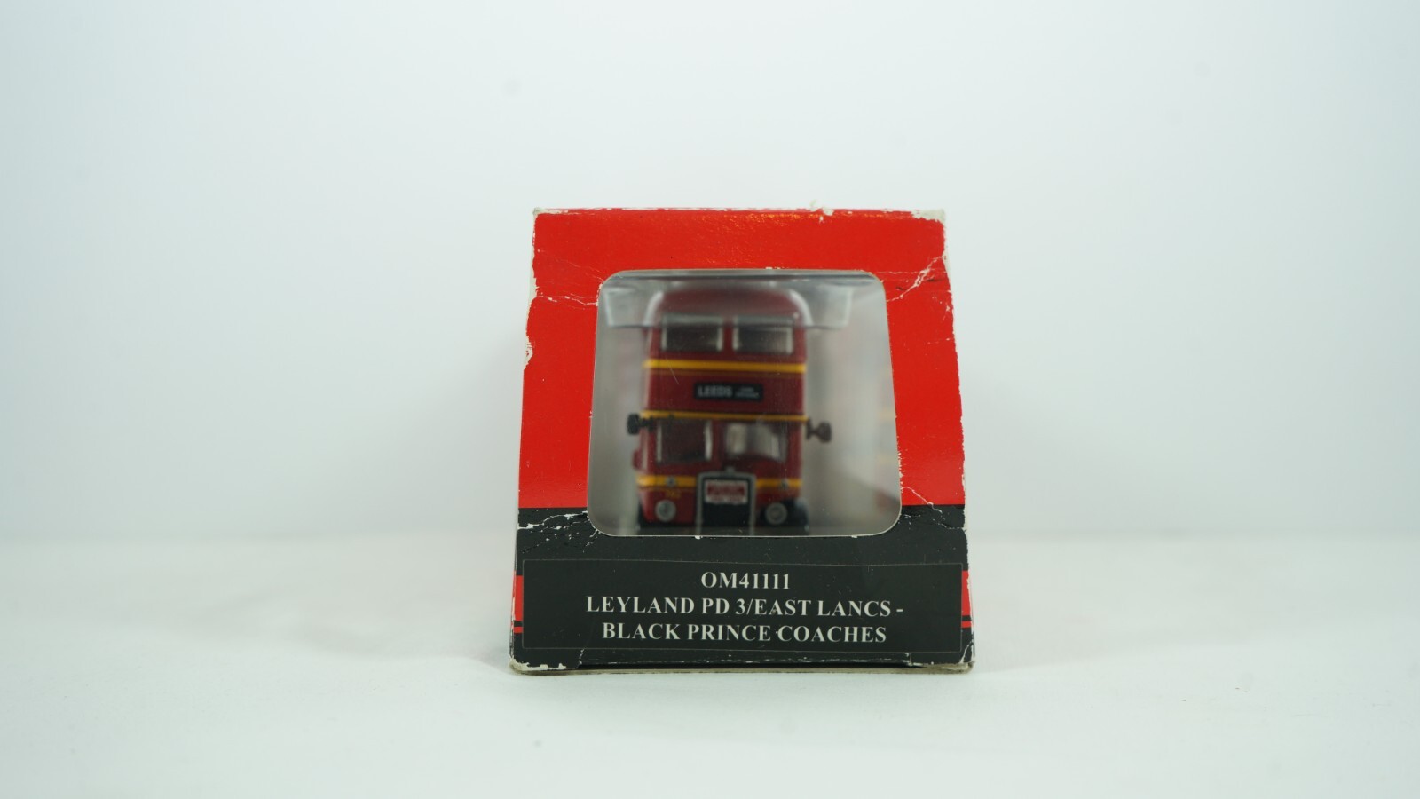 Corgi Omnibus 1/76 Black Prince Coaches Leyland East Lancs Leeds OM41111 F3-4