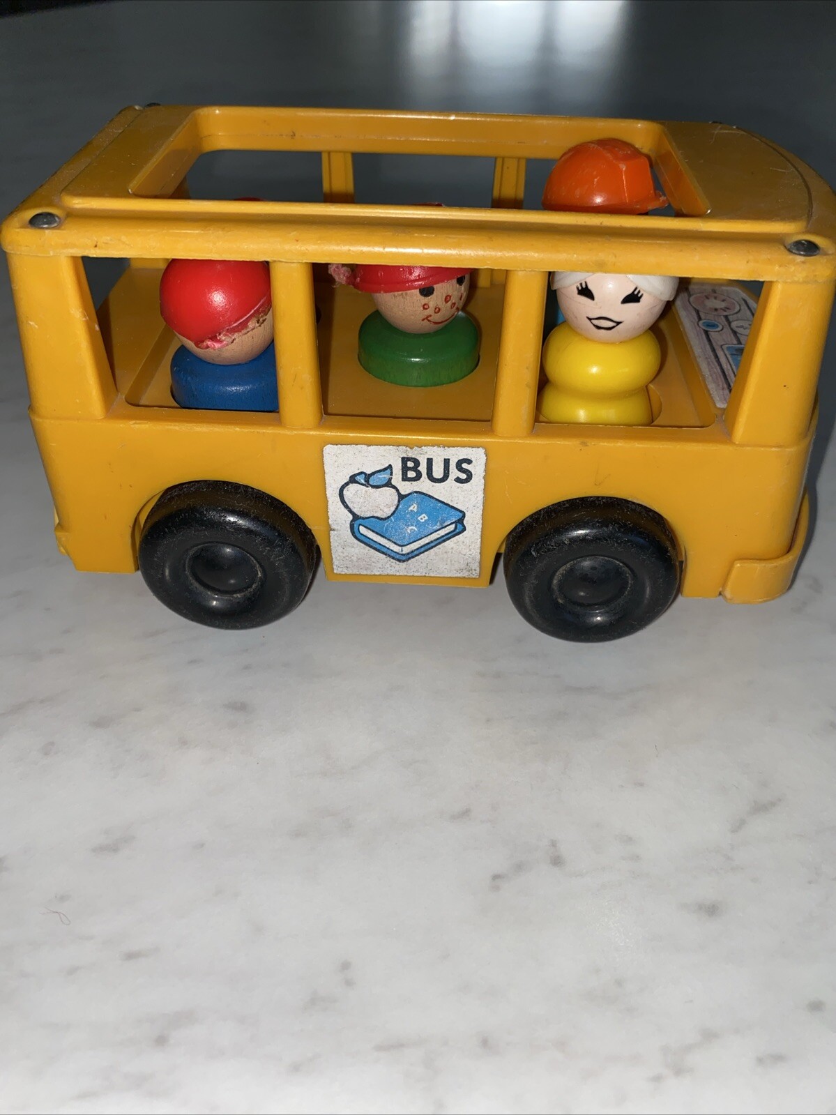 Vtg Fisher Price Little People Yellow School Bus 6” Plus 5 People/Children 1978
