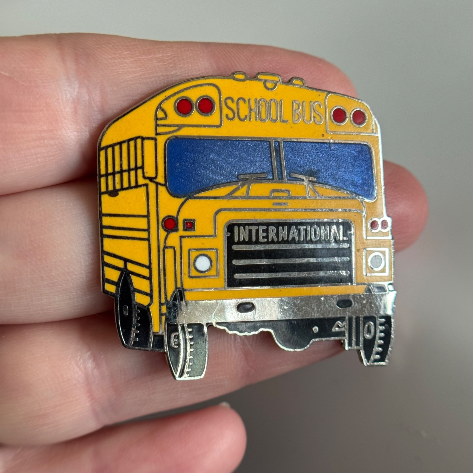 Vintage INTERNATIONAL School Bus Enamel Lapel Hat Pin Student Transportation