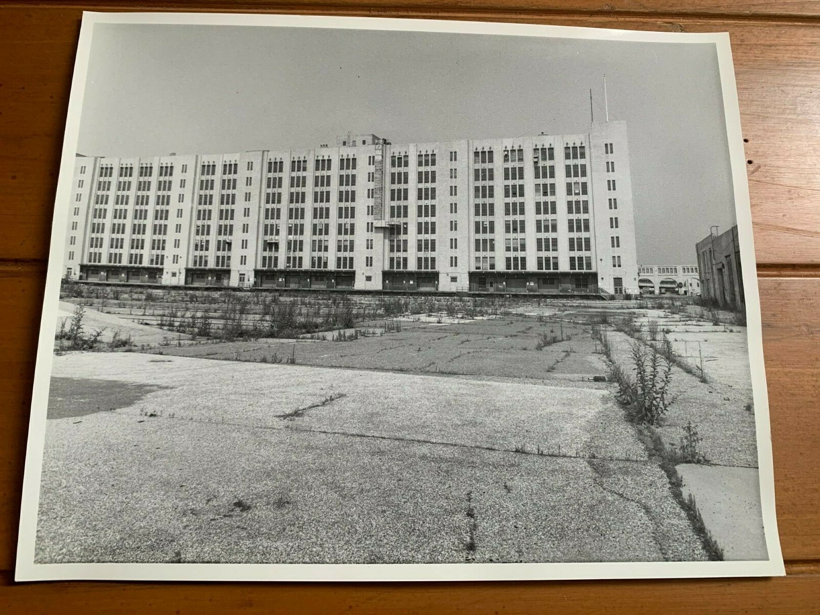 8X10 NYC NY BUS BROOKLYN ARMY TERMINAL BAT AUTHENTIC BLACK & WHITE PHOTOGRAPH