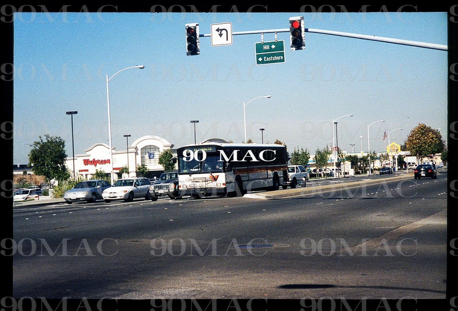 VALLEJO TRANSIT. GILLIG BUS #4407. Vallejo (CA). 2 Original Slides 2002.