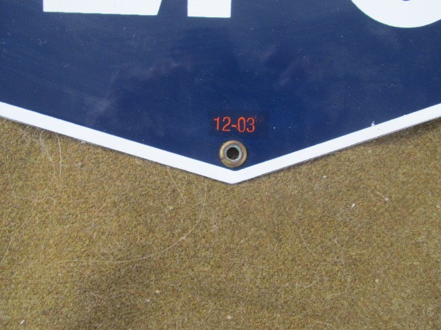 Greyhound Bus Lines Depot Sign (Dog & Bus on Shield) 36″ Wide Steel/Gloss 7 lbs.